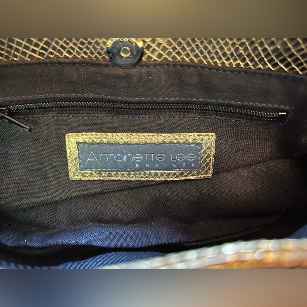 Antoinette Lee Vita Clutch Gold - Picture 7 of 8
